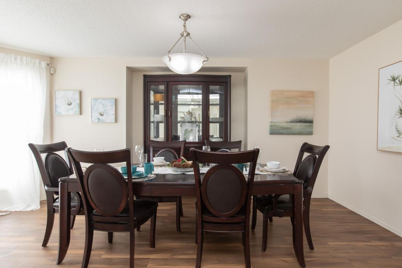 וויניפג Elegant 6 Bedroom House Near U Of Manitoba מראה חיצוני תמונה