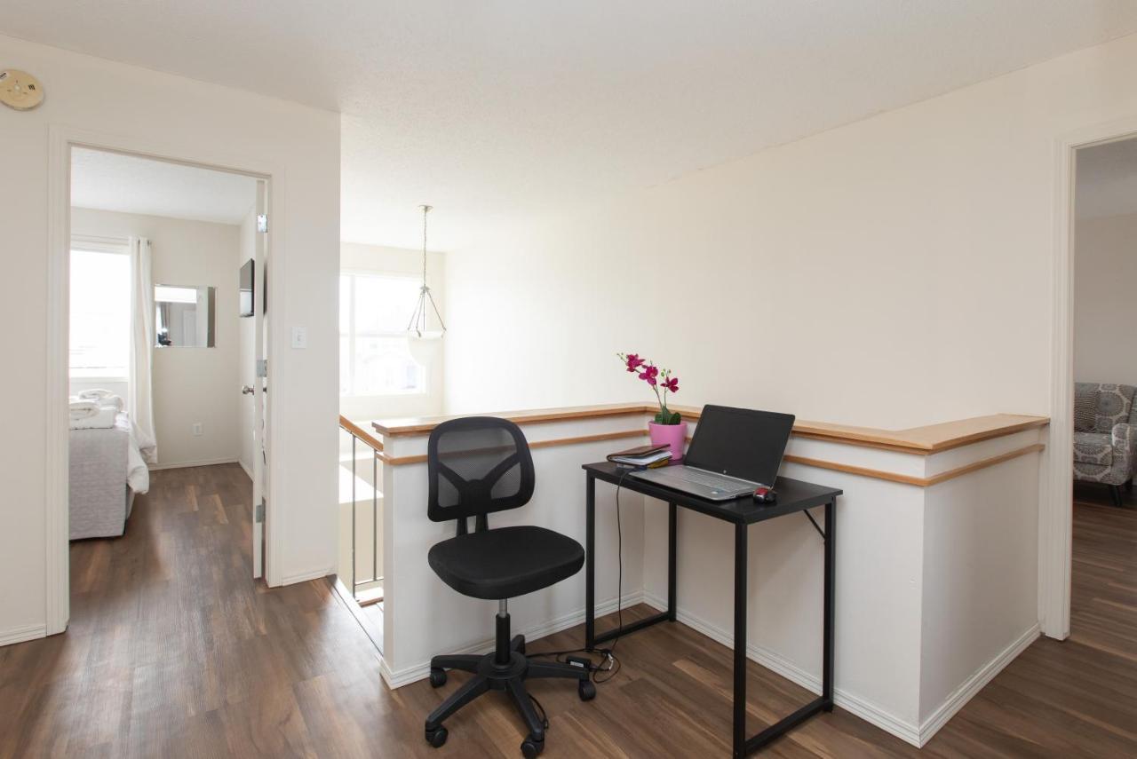 וויניפג Elegant 6 Bedroom House Near U Of Manitoba מראה חיצוני תמונה