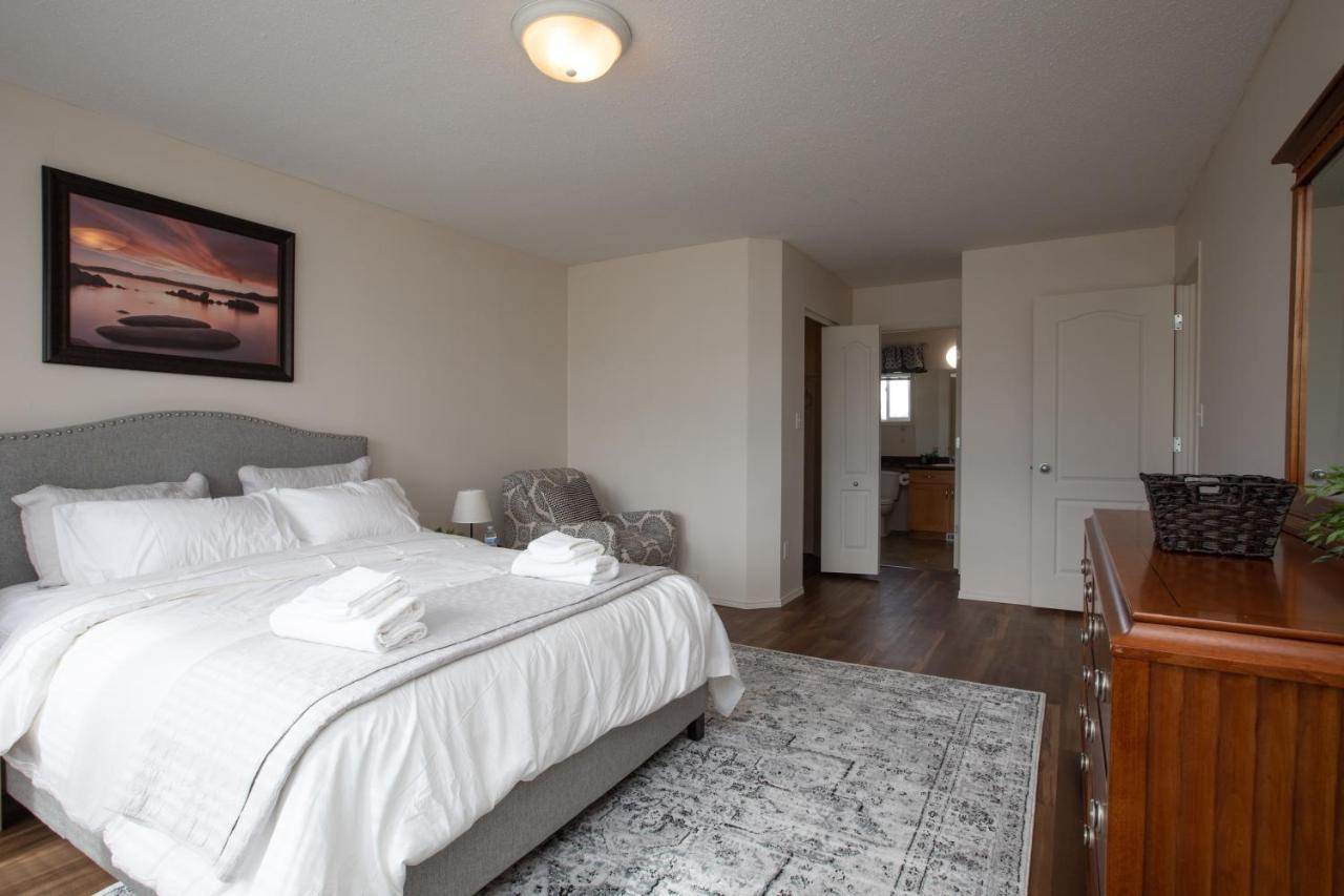 וויניפג Elegant 6 Bedroom House Near U Of Manitoba מראה חיצוני תמונה