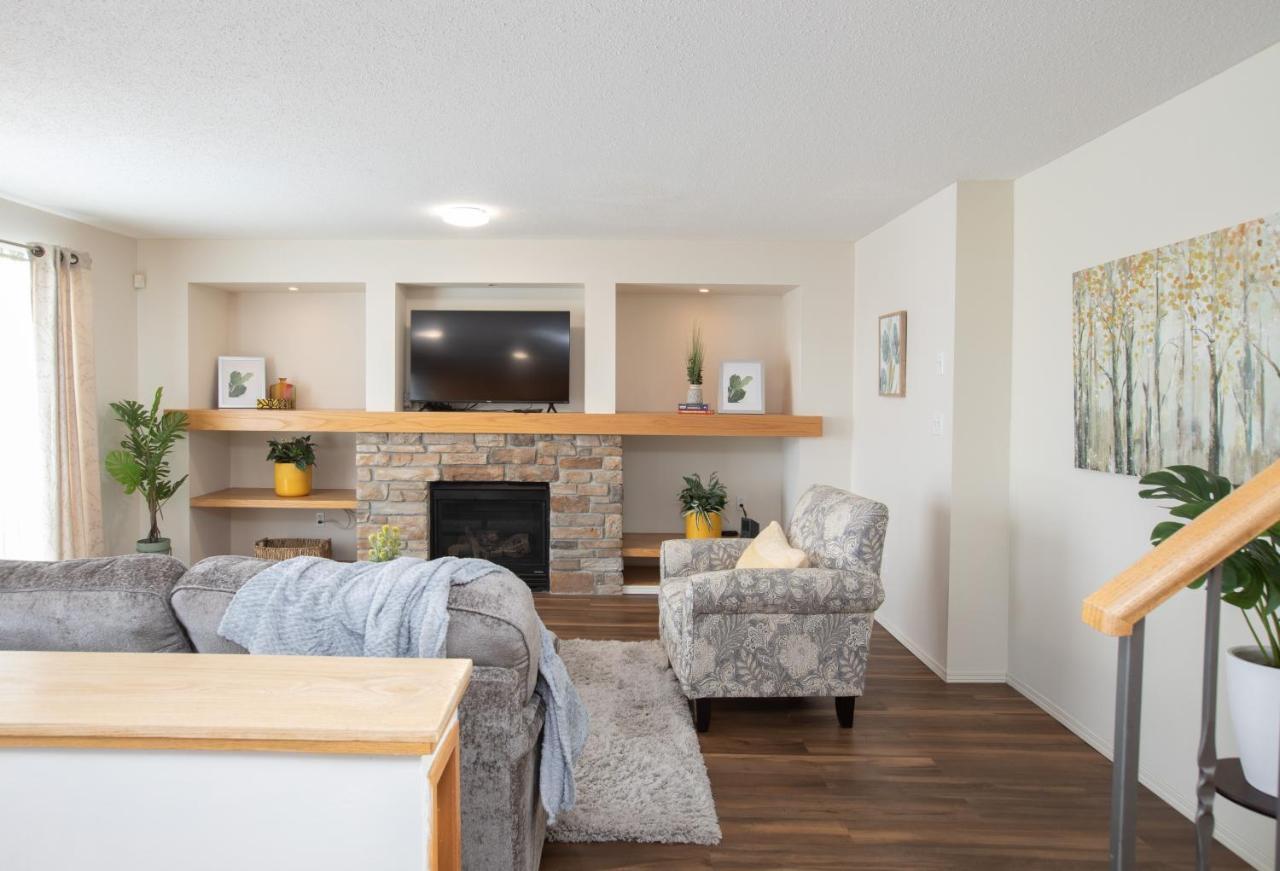 וויניפג Elegant 6 Bedroom House Near U Of Manitoba מראה חיצוני תמונה
